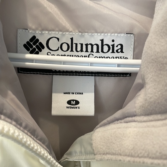 Women’s Columbia Ski Jacket - Picture 2 of 7